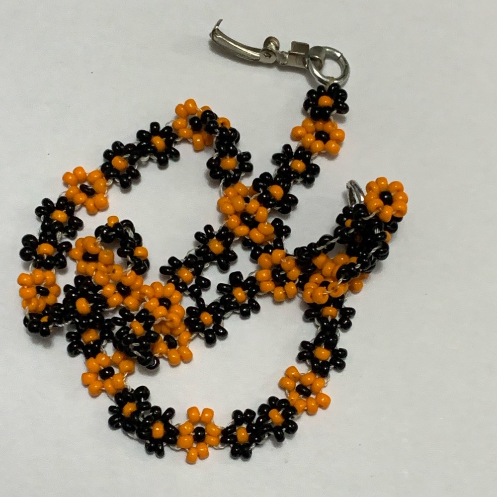 New vintage retro Flower power beaded choker necklace
